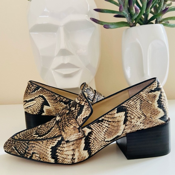New Vince camuto snake print loafers - Picture 2 of 10